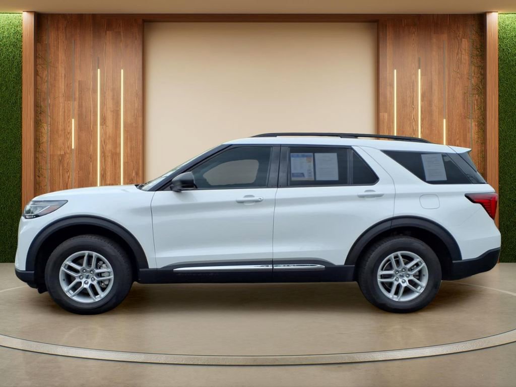 Used 2025 Ford Explorer Active AWD/4WD image 29