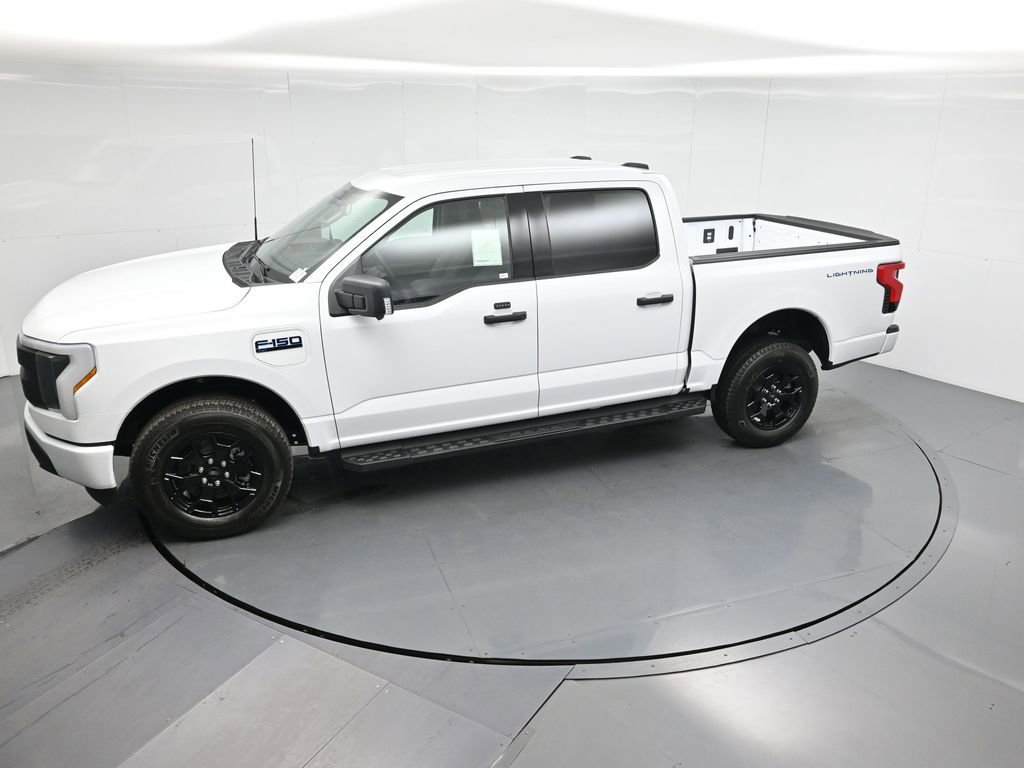 New 2025 Ford F150 Lightning XLT image 44
