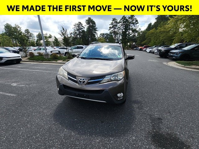 Used 2014 Toyota RAV4 XLE AWD/4WD image 4