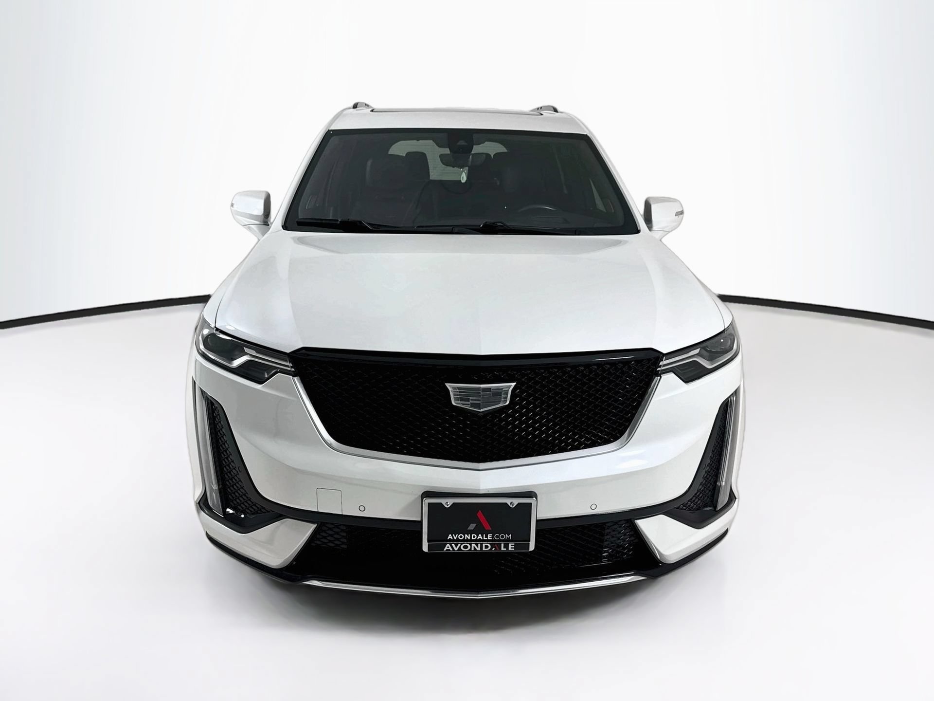 Used 2023 Cadillac XT6 Sport w/ Technology Package AWD/4WD image 2