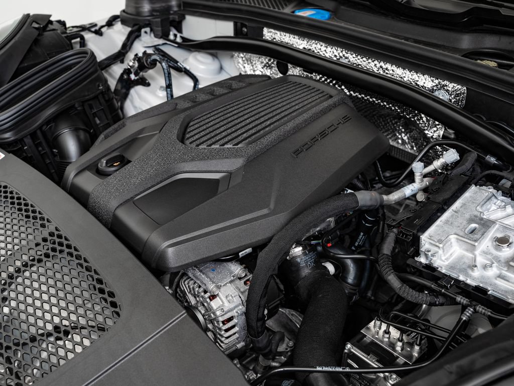 New 2026 Porsche Macan AWD/4WD image 46