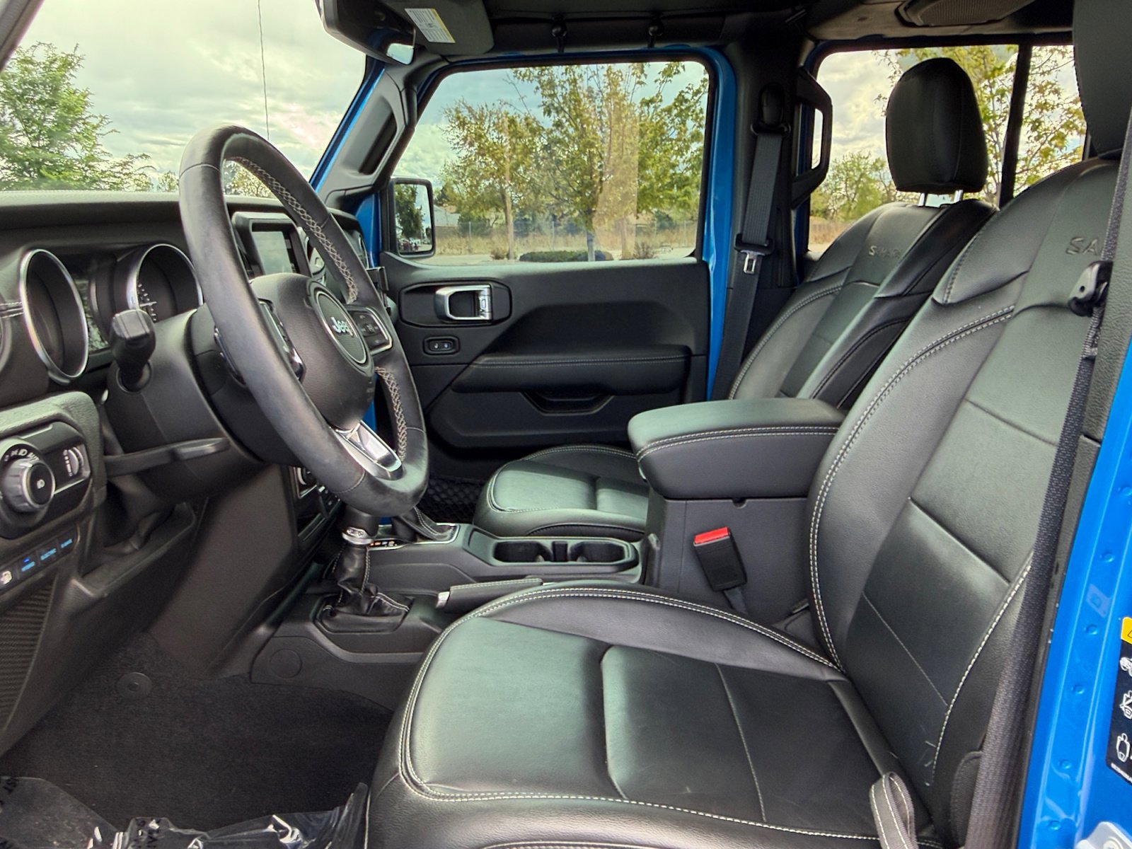 Used 2023 Jeep Wrangler Sahara w/ Cold Weather Group image 20