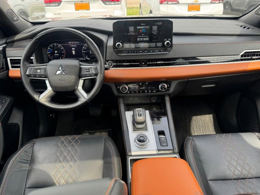 Used 2022 Mitsubishi Outlander SEL image 13