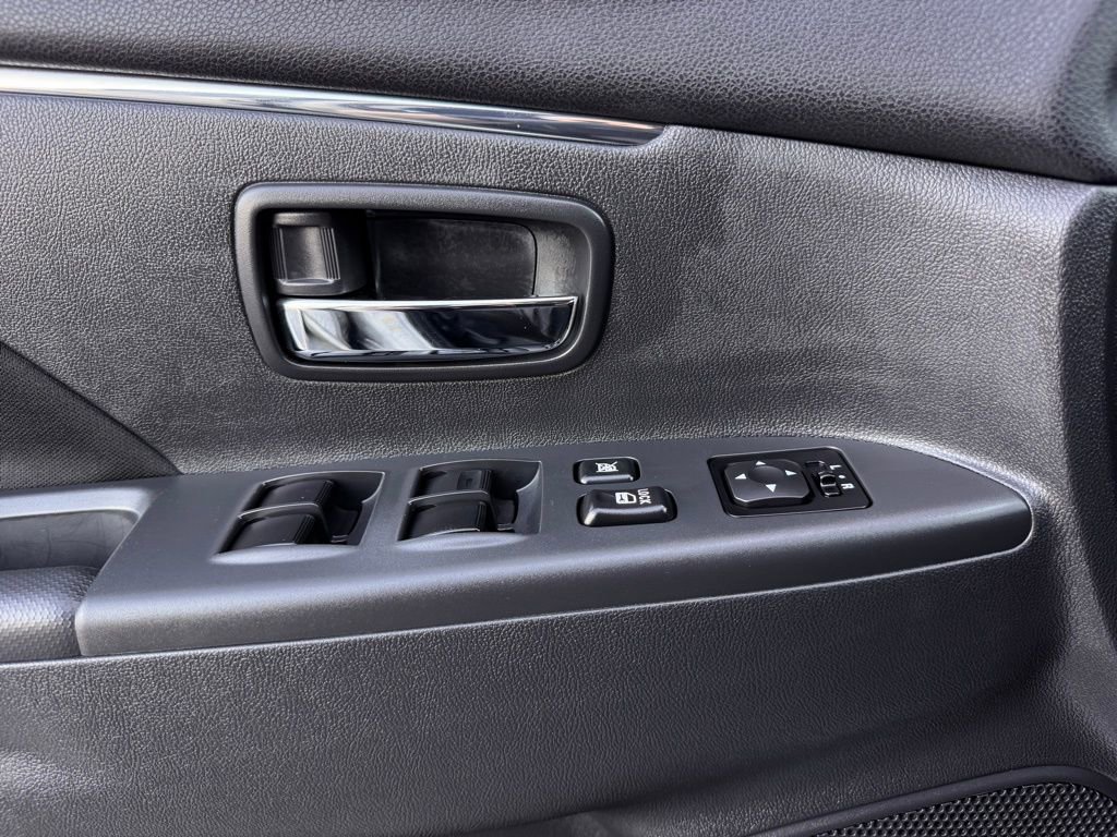 Used 2025 Mitsubishi Outlander Sport LE image 35