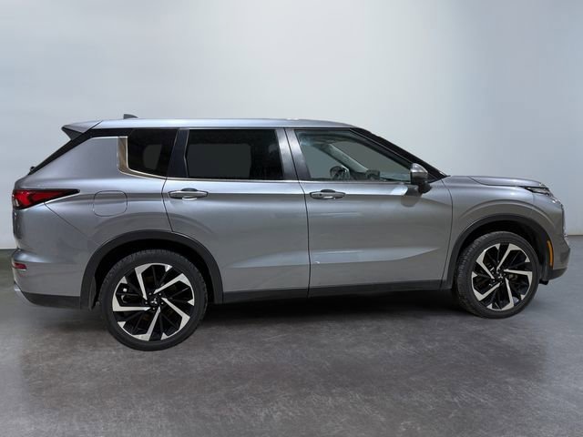 Used 2023 Mitsubishi Outlander SE image 6