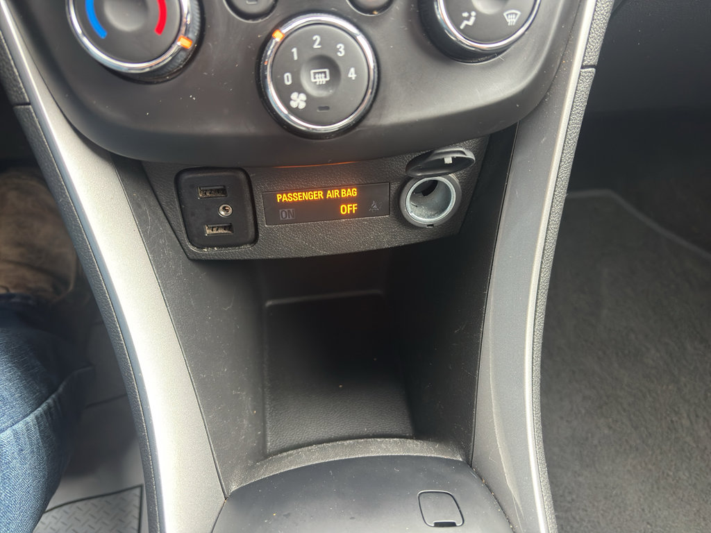 Used 2022 Chevrolet Trax LT w/ LT Convenience Package image 24