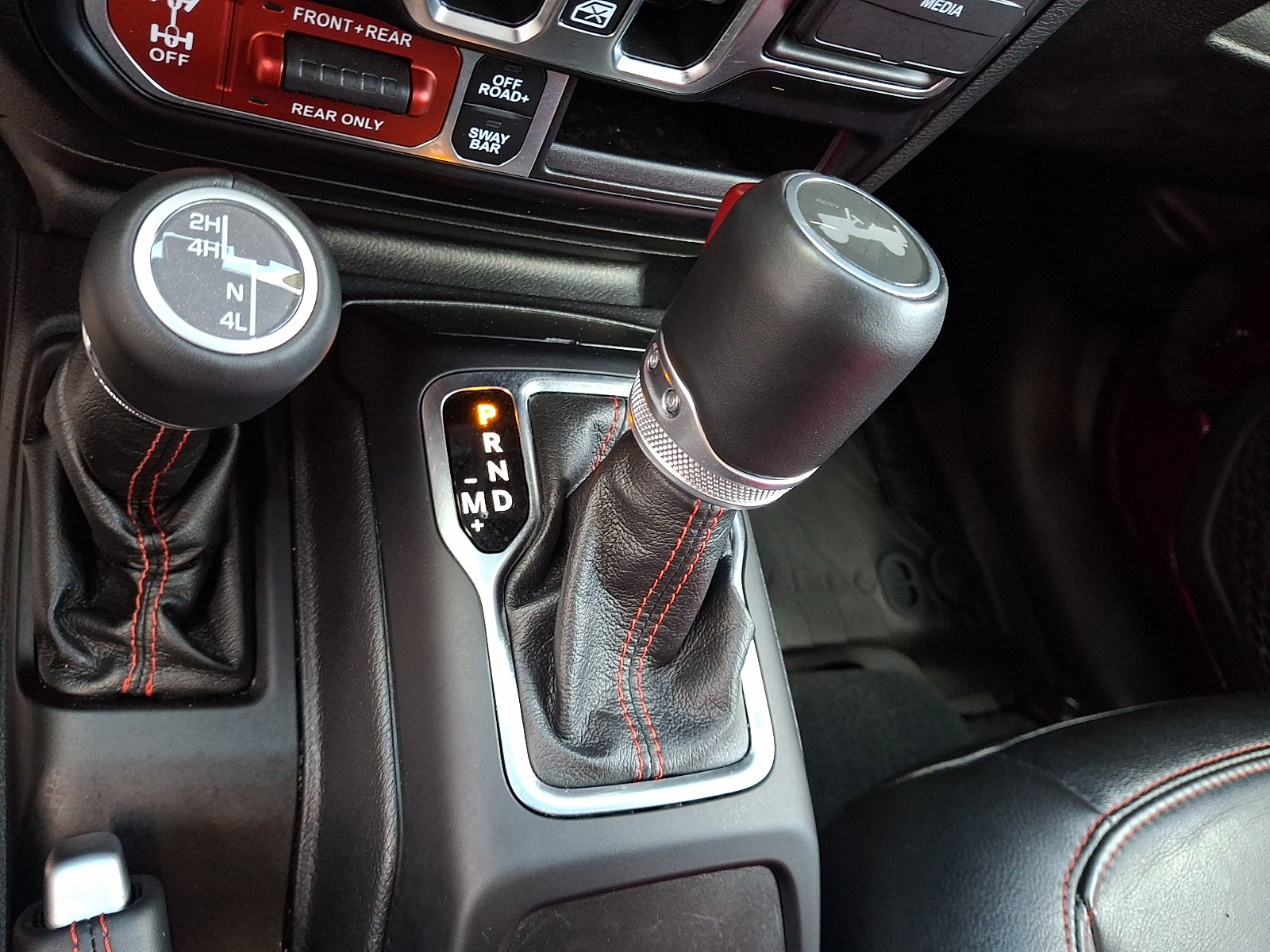 Used 2022 Jeep Wrangler Unlimited Rubicon w/ Cold Weather Group AWD/4WD image 16