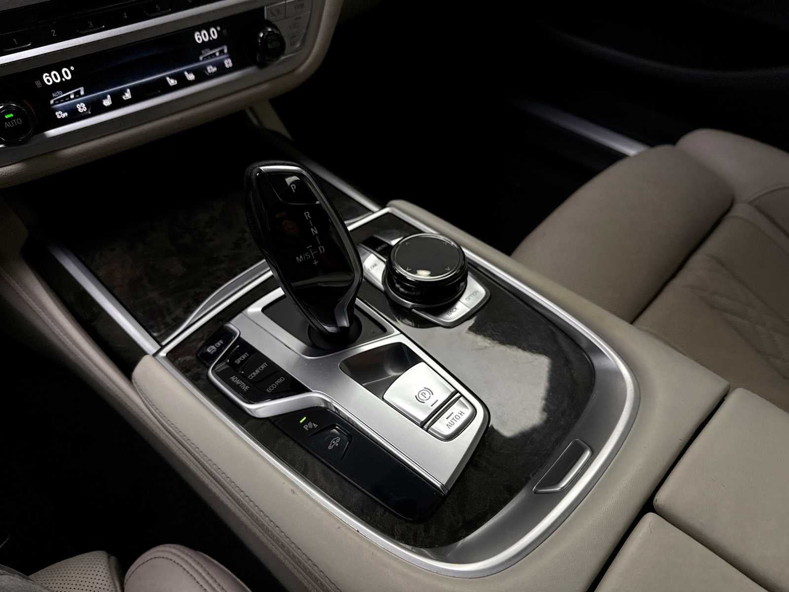 Used 2018 BMW 740i xDrive AWD/4WD image 22
