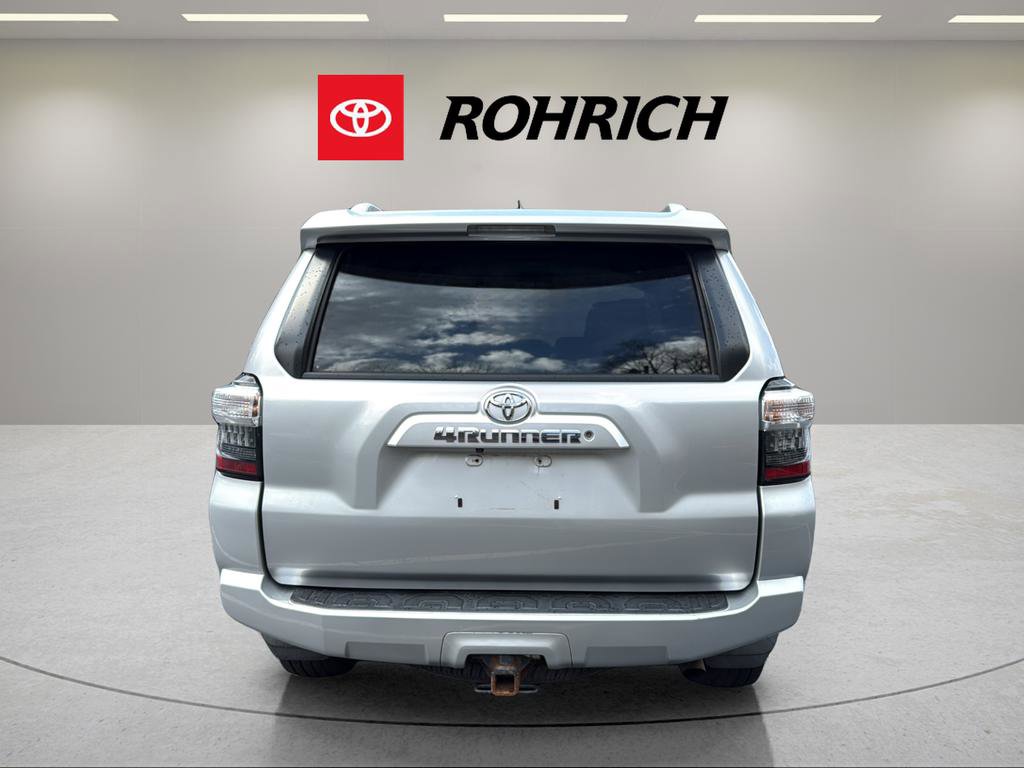 Used 2016 Toyota 4Runner SR5 image 7