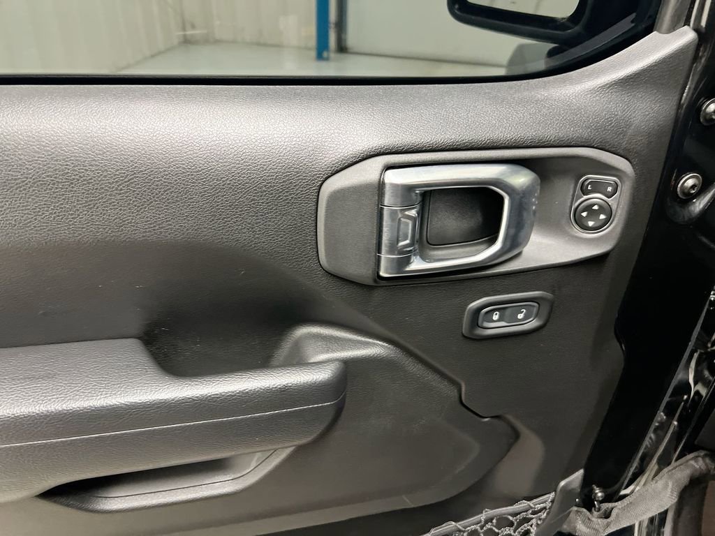 Used 2023 Jeep Wrangler Unlimited Rubicon AWD/4WD image 20