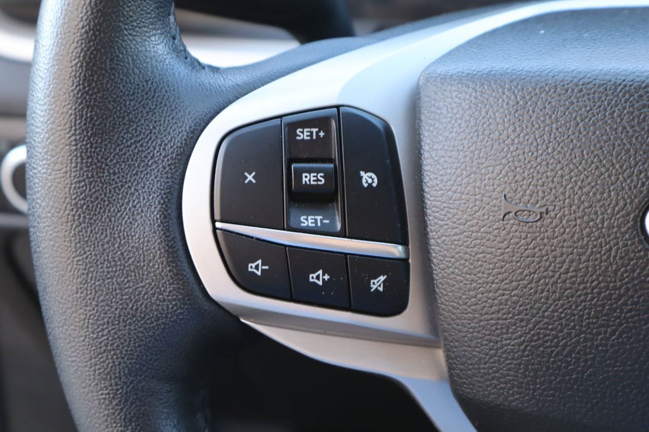 Used 2023 Ford Explorer XLT AWD/4WD image 13