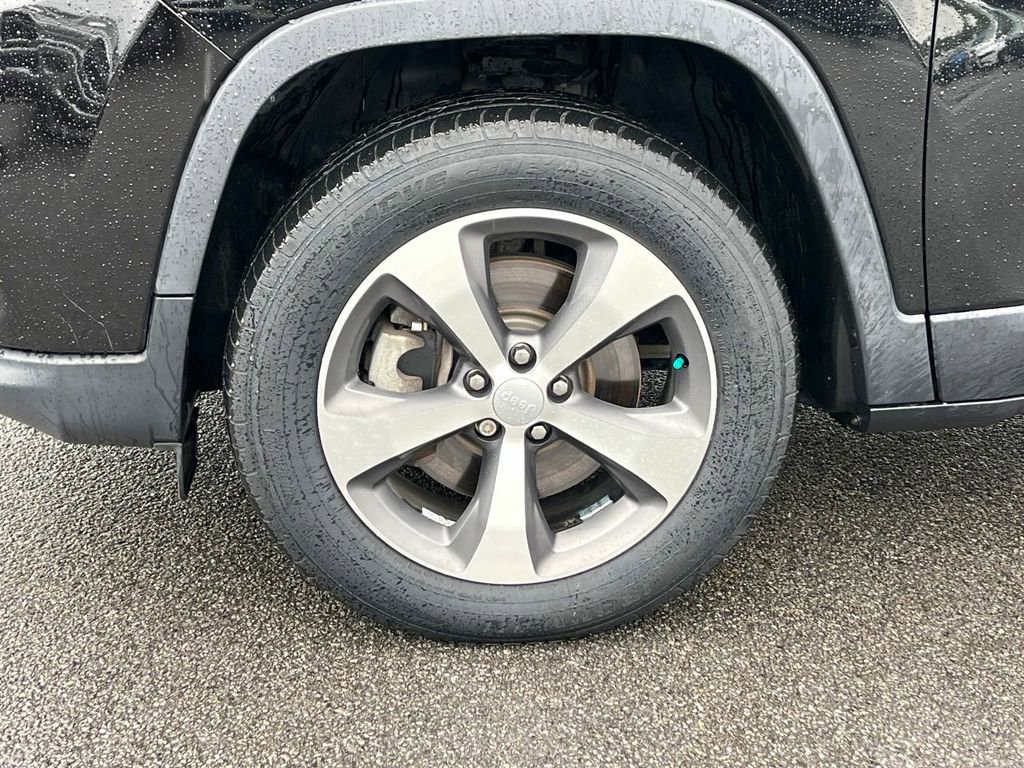 Used 2020 Jeep Cherokee Limited image 11