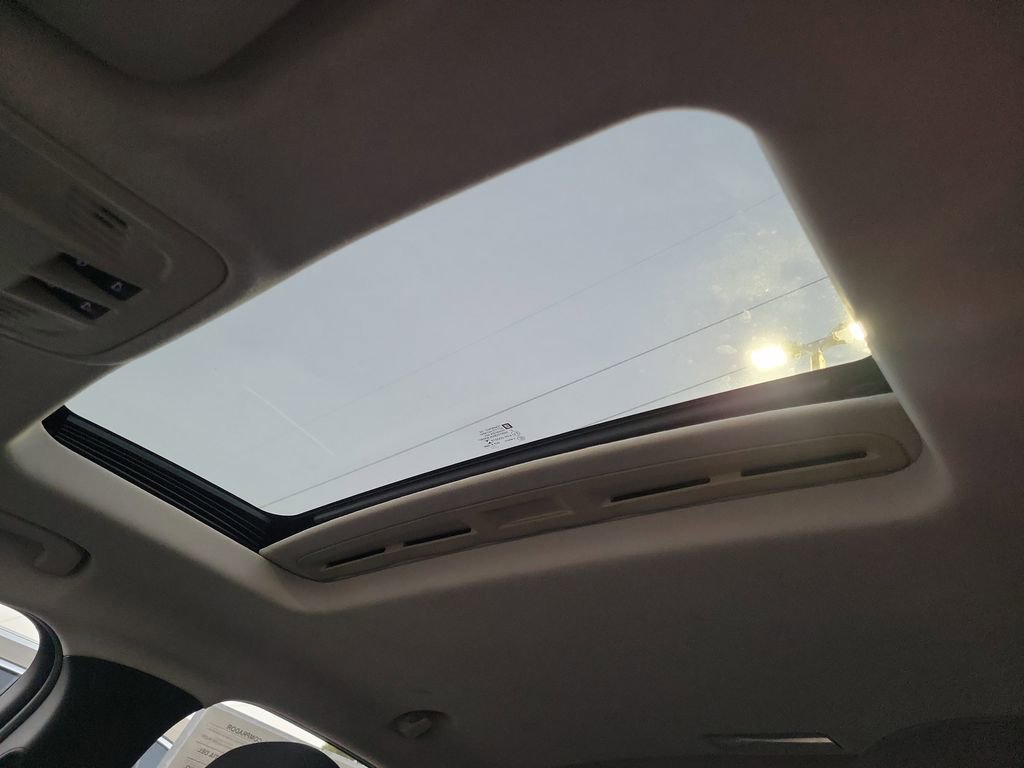 Used 2018 Chevrolet Cruze LT w/ Sun And Sound Package image 27