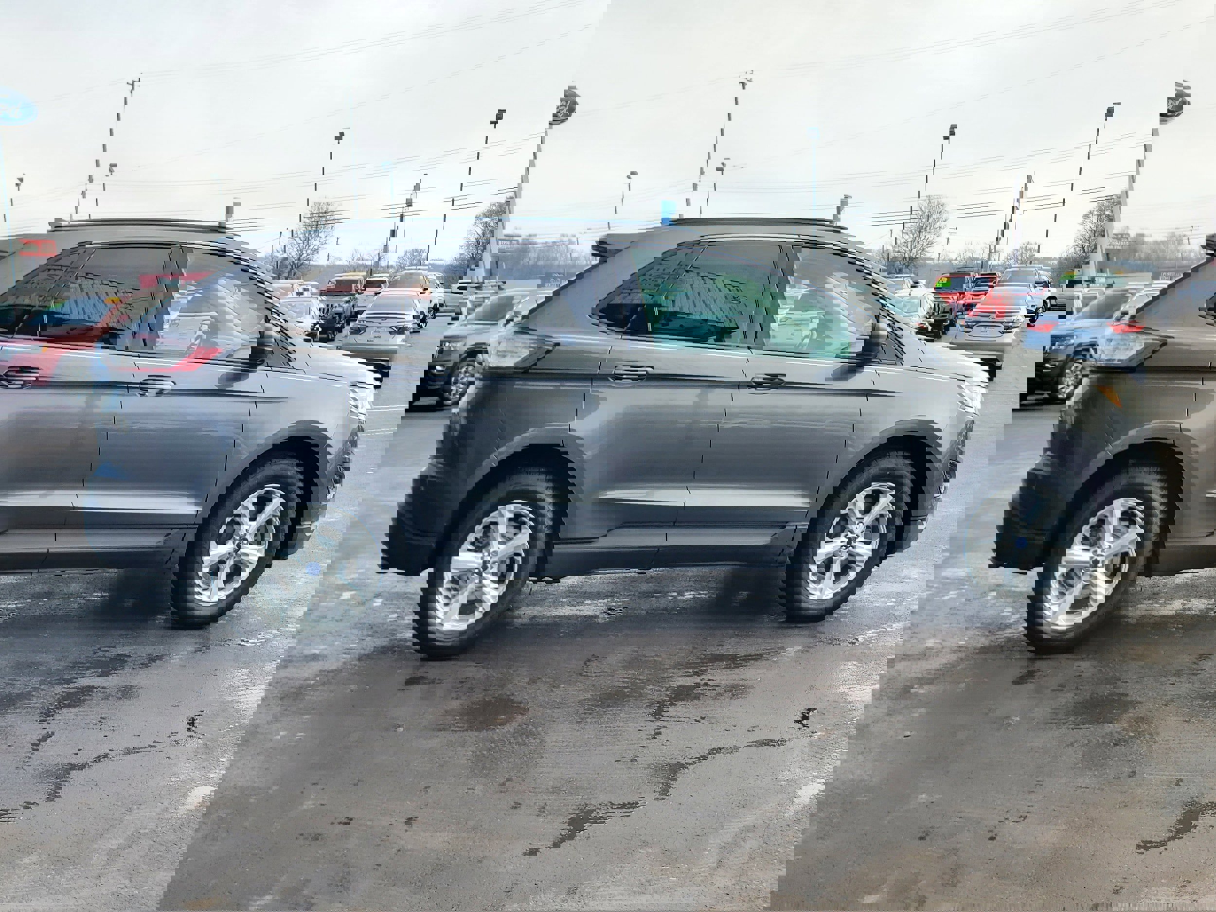 Used 2016 Ford Edge SE image 5