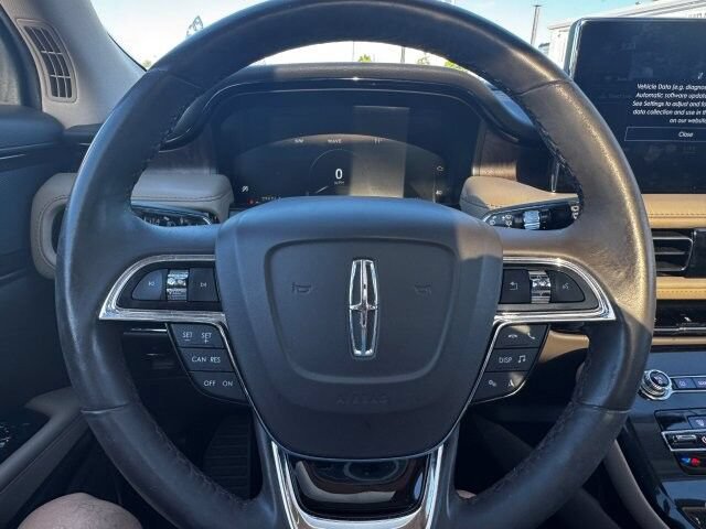 Used 2022 Lincoln Nautilus Reserve AWD/4WD image 6