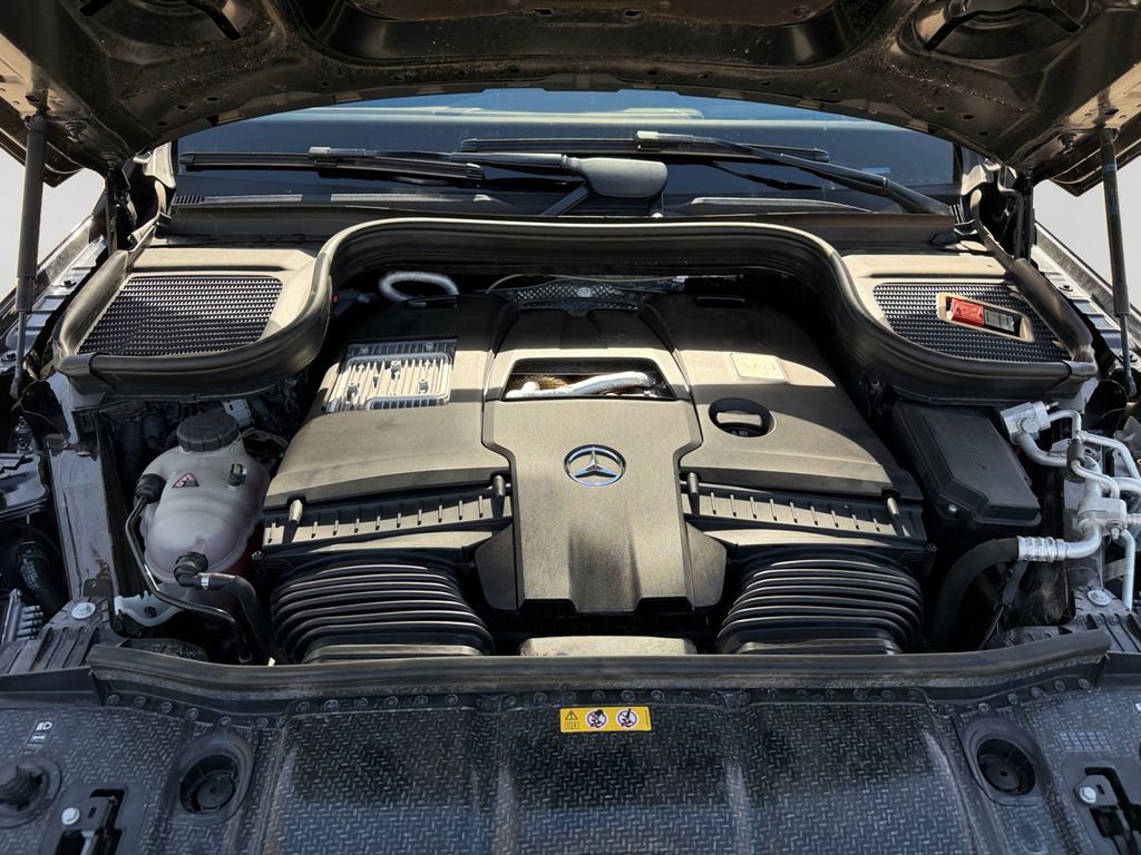Used 2024 Mercedes-Benz GLS 580 4MATIC image 9