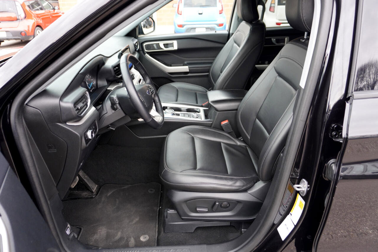 Used 2023 Ford Explorer XLT w/ Equipment Group 202A image 18