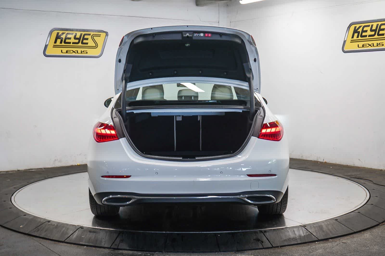Used 2025 Mercedes-Benz C 300 4MATIC Sedan image 27