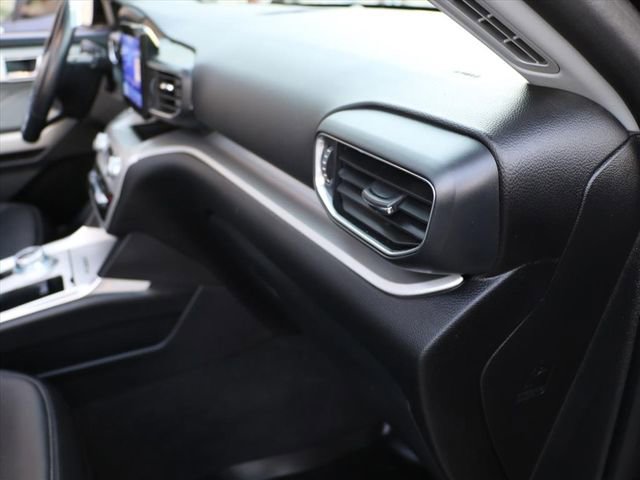 Used 2022 Ford Explorer XLT w/ Equipment Group 202A image 14