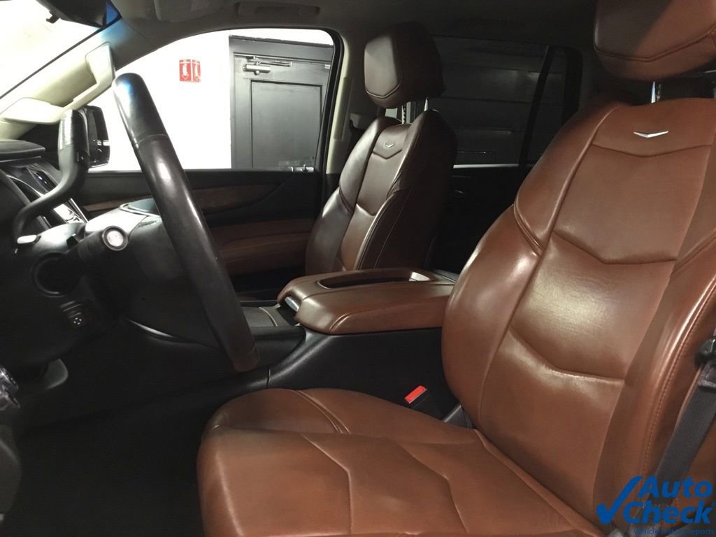 Used 2017 Cadillac Escalade Premium Luxury AWD/4WD image 24