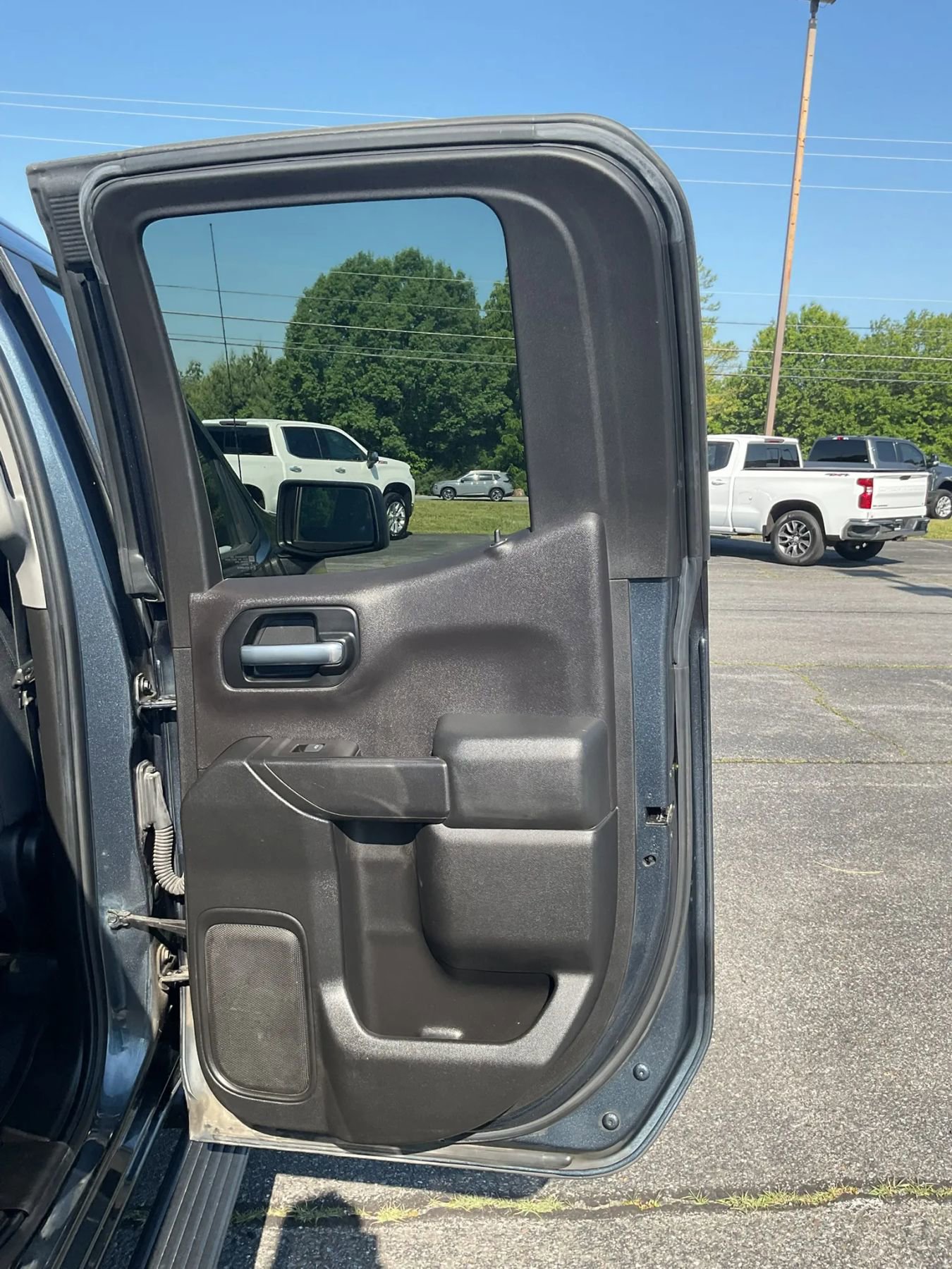 Used 2020 Chevrolet Silverado 1500 Custom Trail Boss w/ Custom Convenience Package AWD/4WD image 36