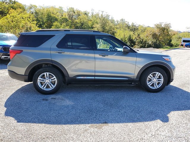 Used 2020 Ford Explorer XLT w/ Equipment Group 202A image 3