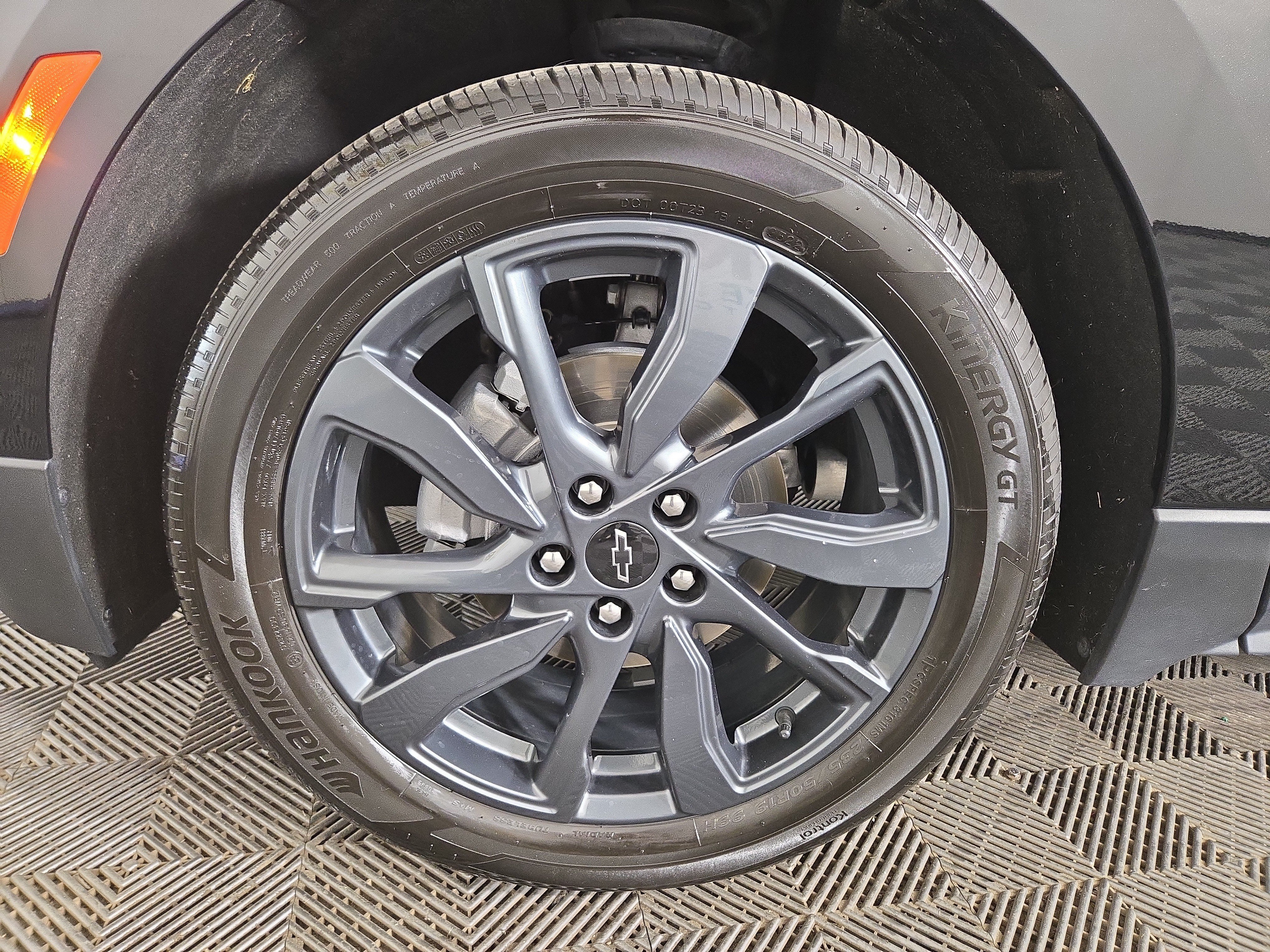 Certified 2023 Chevrolet Equinox RS FWD image 32