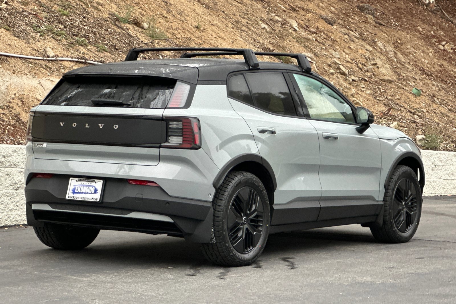 New 2026 Volvo EX30 Cross Country Ultra image 5