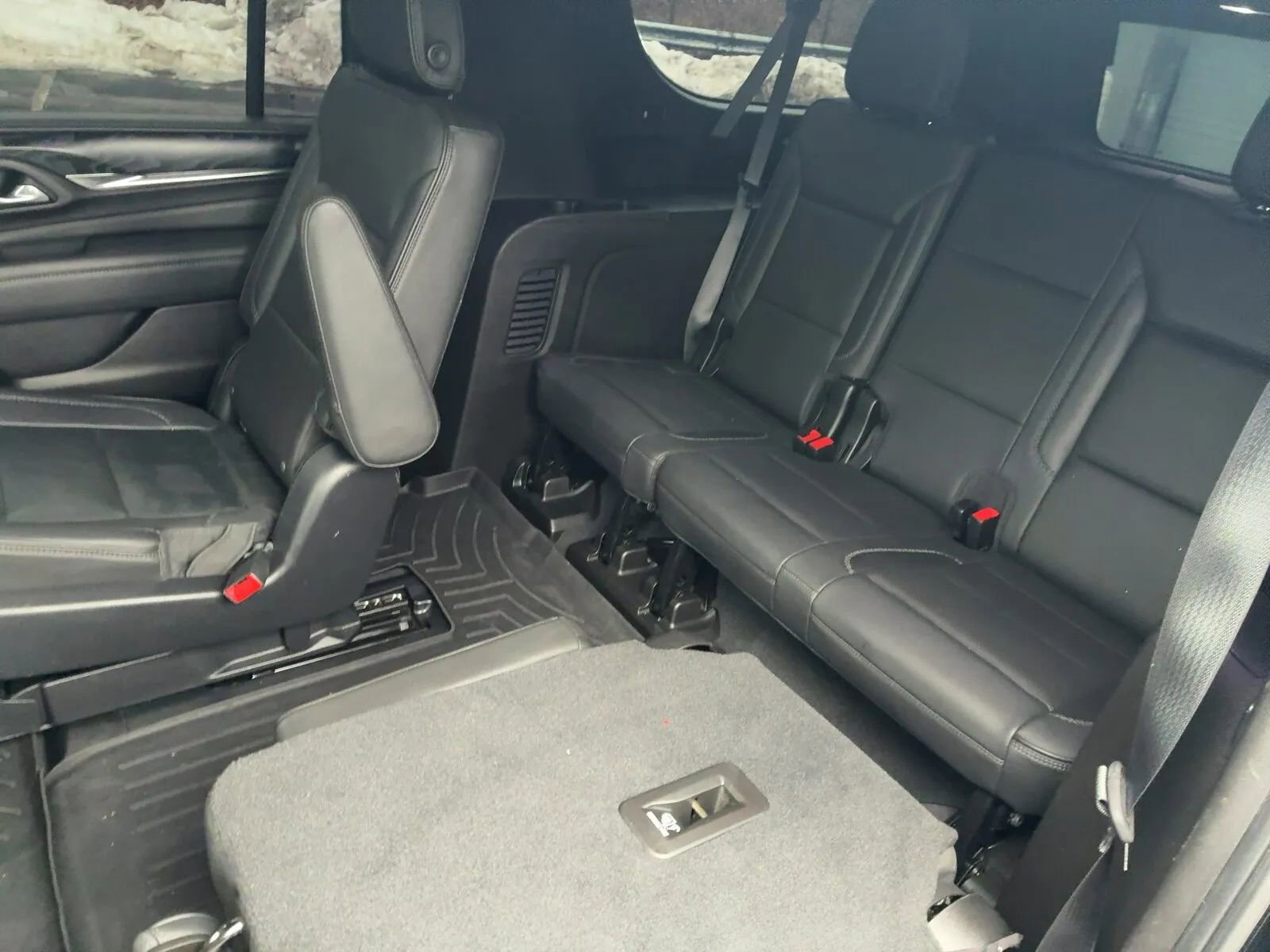 Used 2021 GMC Yukon XL Denali image 5