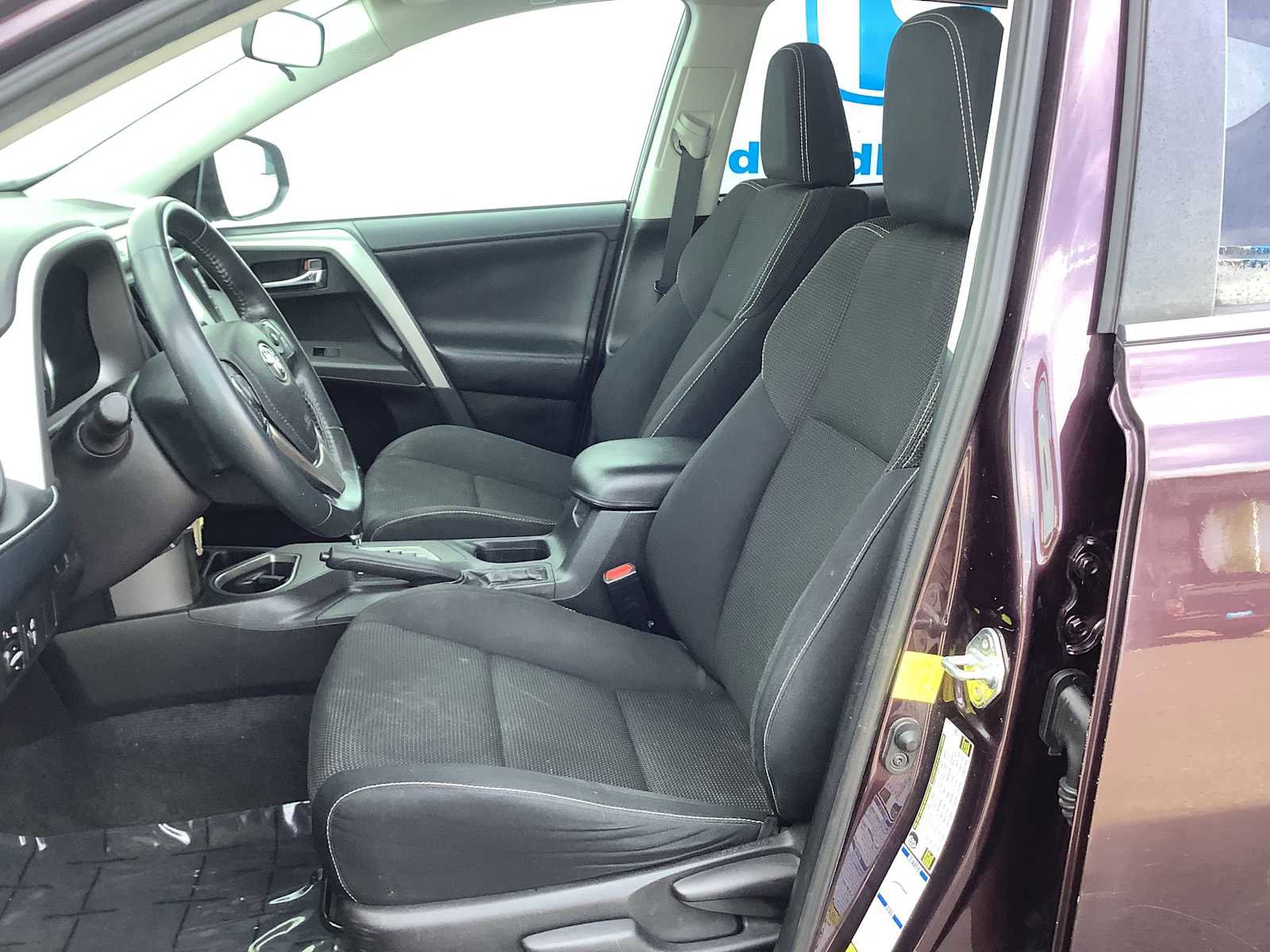 Used 2016 Toyota RAV4 XLE AWD/4WD image 11