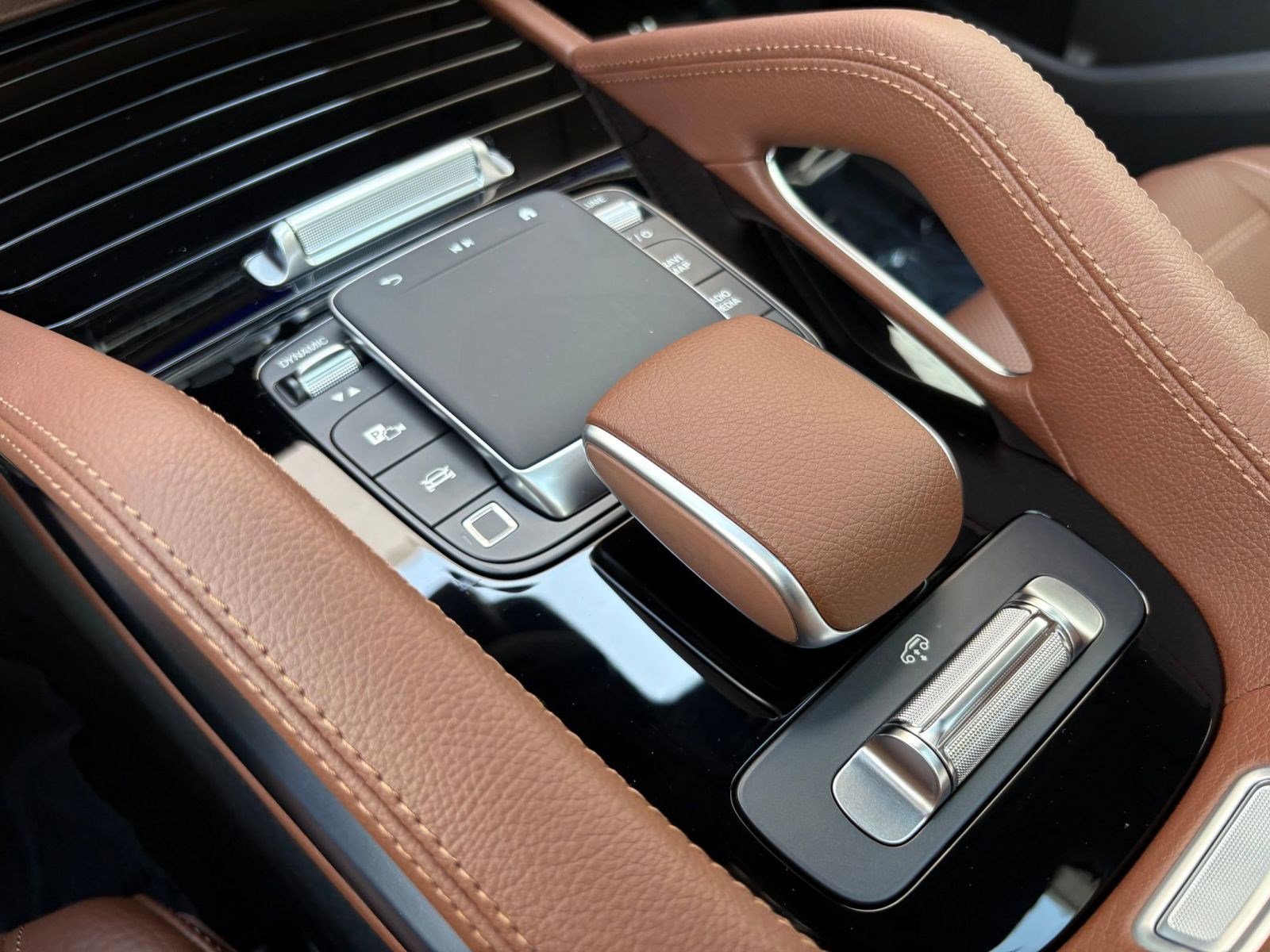 New 2026 Mercedes-Benz GLS 450 4MATIC image 17