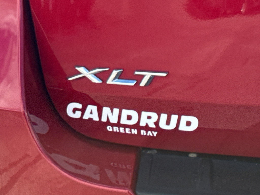 Used 2021 Ford Explorer XLT w/ Equipment Group 202A image 8