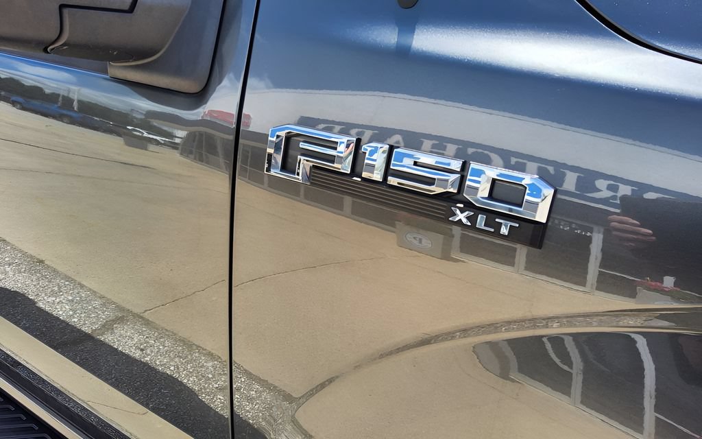 Used 2018 Ford F150 XLT w/ Equipment Group 302A Luxury AWD/4WD image 45