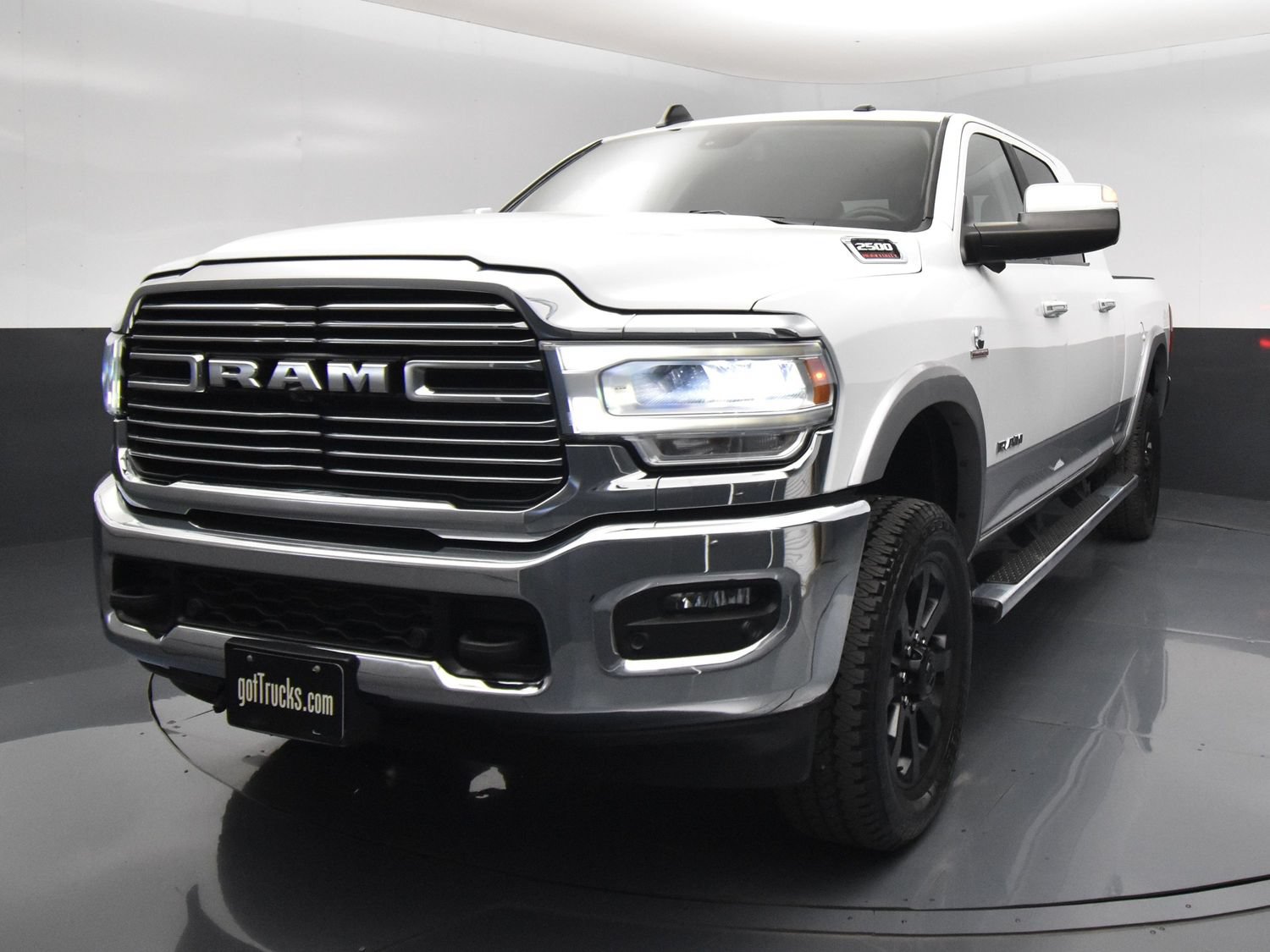 Used 2019 RAM 2500 Laramie AWD/4WD image 2