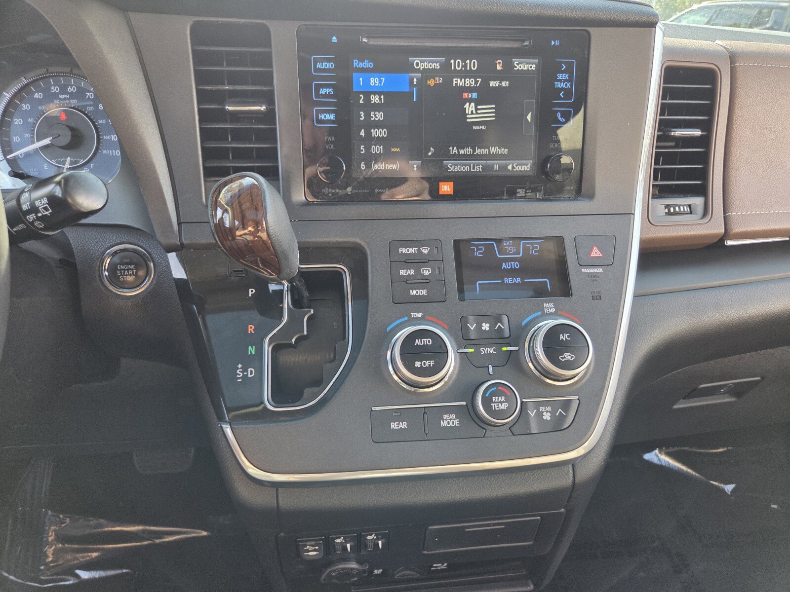 Used 2017 Toyota Sienna Limited image 23