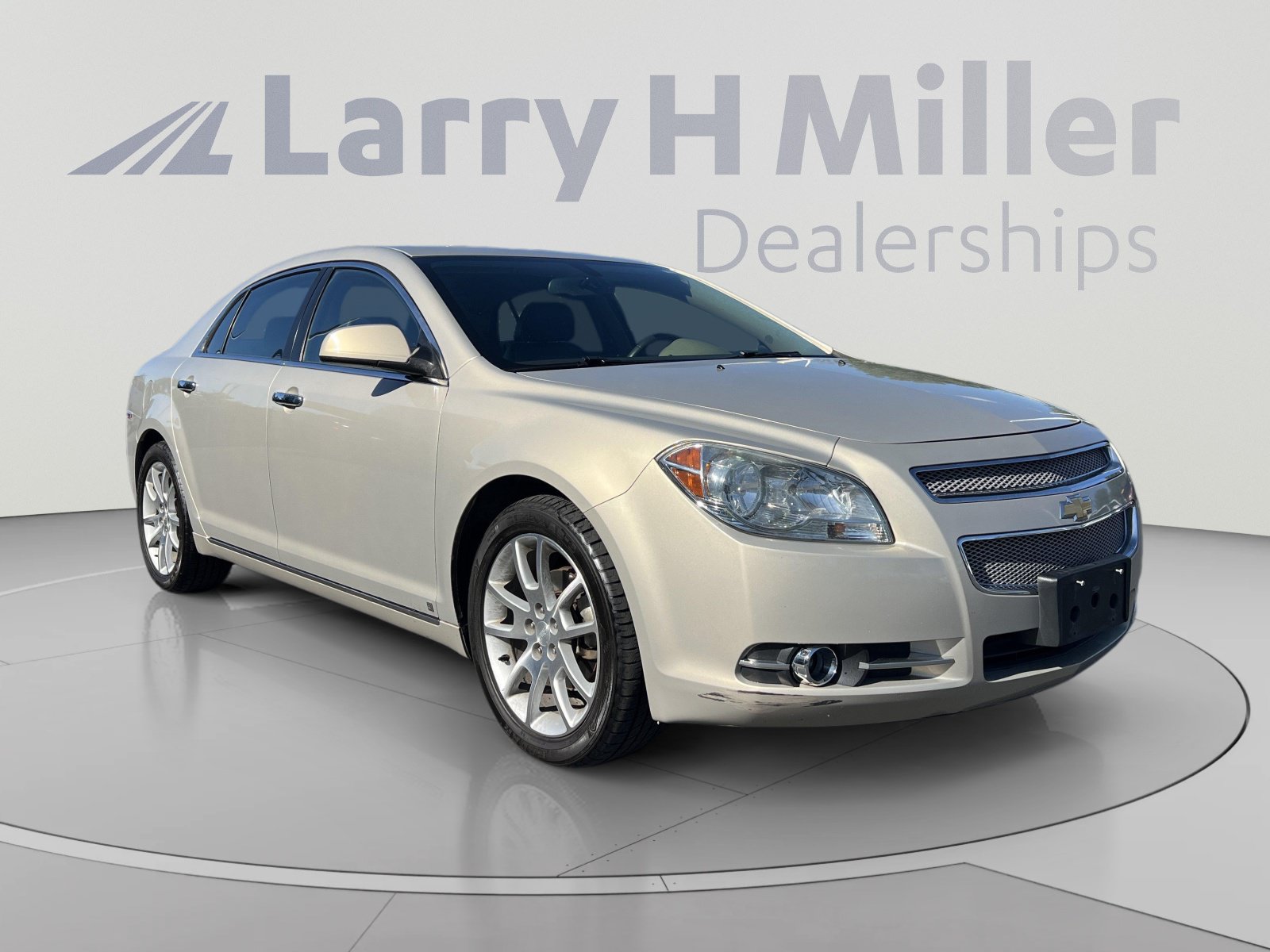 Used 2009 Chevrolet Malibu LTZ w/ Rear Power Package FWD image 7