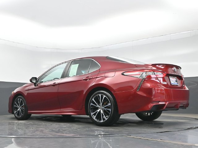 Used 2018 Toyota Camry SE w/ Moonroof Package FWD image 22