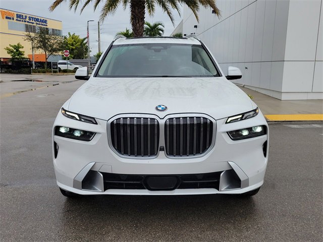 Used 2023 BMW X7 xDrive40i w/ Premium Package image 2