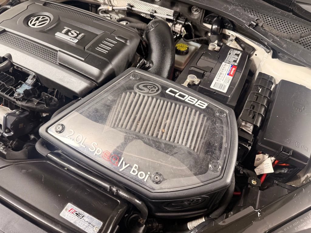 Used 2017 Volkswagen Golf R 4-Door AWD/4WD image 47
