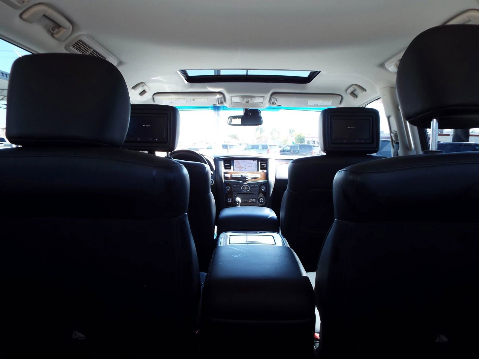 Used 2014 INFINITI QX80 4WD w/ Deluxe Touring Package image 31