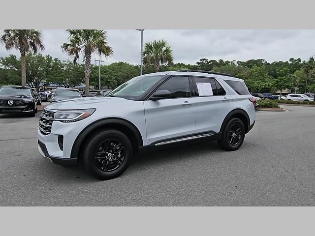 Used 2025 Ford Explorer Active AWD/4WD image 38