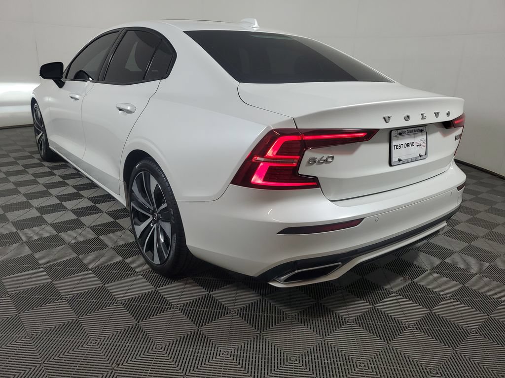 Used 2022 Volvo S60 B5 Momentum w/ Premium Package AWD/4WD image 6