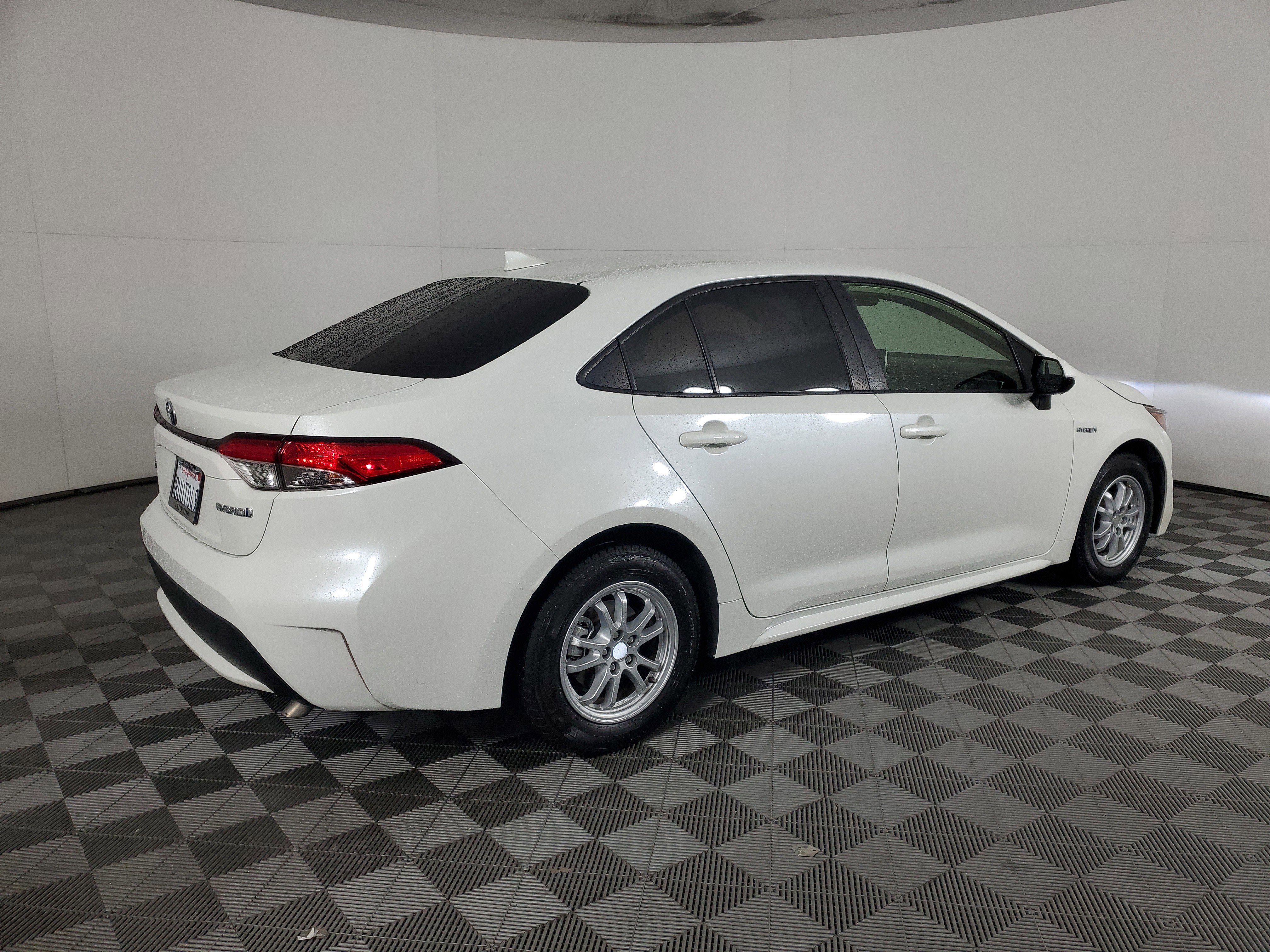 Used 2021 Toyota Corolla LE w/ Carpet Mat Package (TMS) image 4