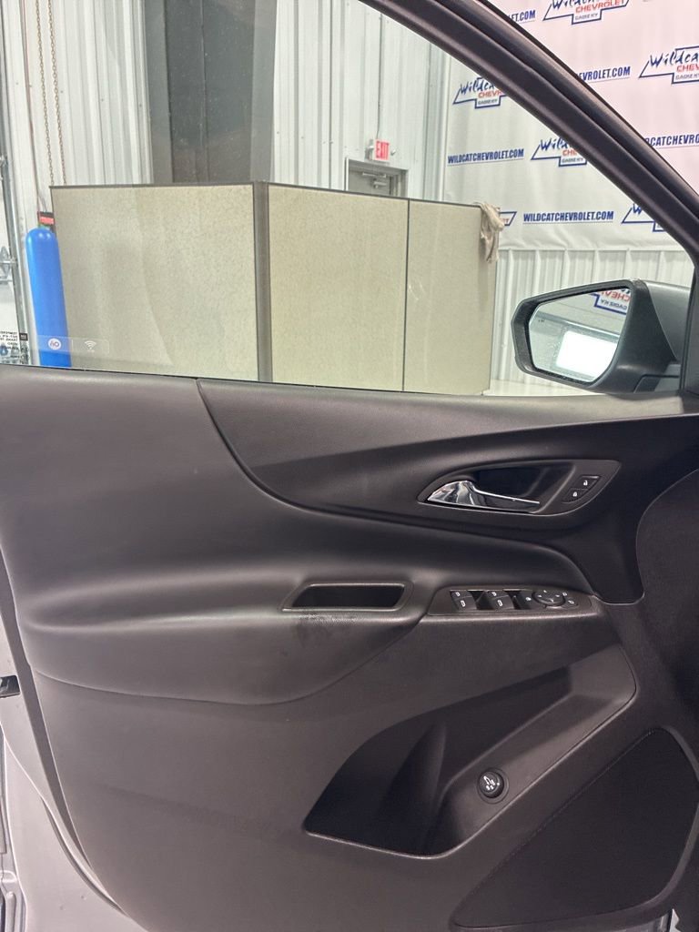 Used 2024 Chevrolet Equinox LT w/ LPO, Floor Liner Package FWD image 19
