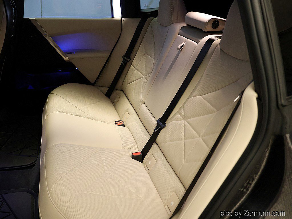 Certified 2024 BMW iX xDrive50 w/ Premium Package image 13