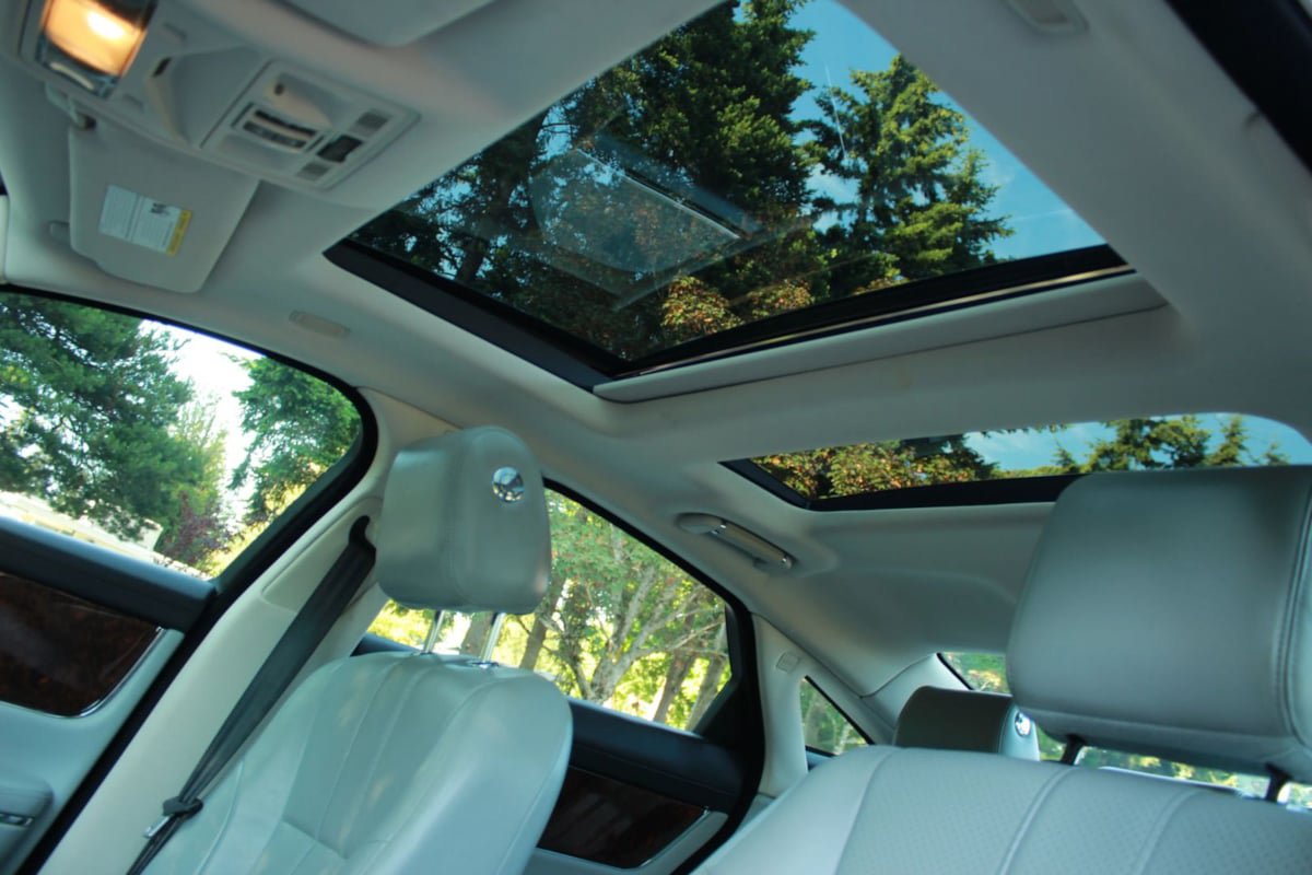 Used 2012 Jaguar XJ RWD image 29