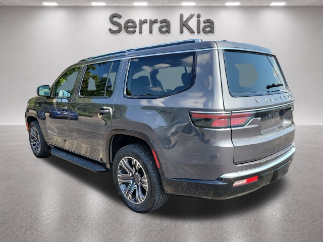 Used 2024 Jeep Wagoneer Series II w/ Flexible Seating Group RWD image 3