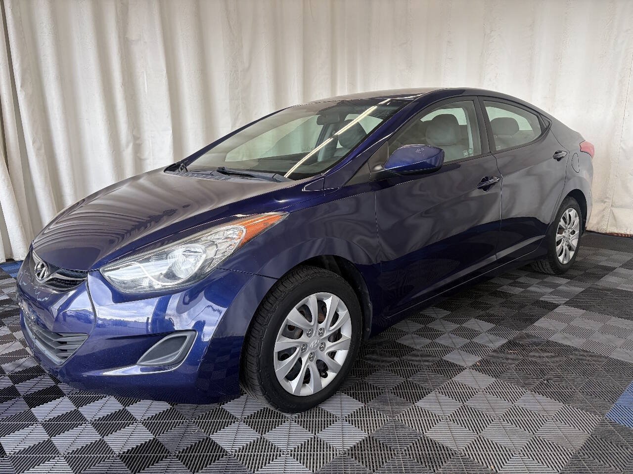 Used 2011 Hyundai Elantra GLS FWD image 2