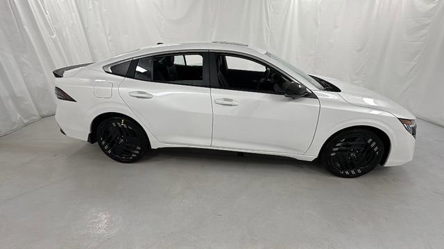 New 2026 Nissan Sentra SR w/ SR Premium Package FWD image 2