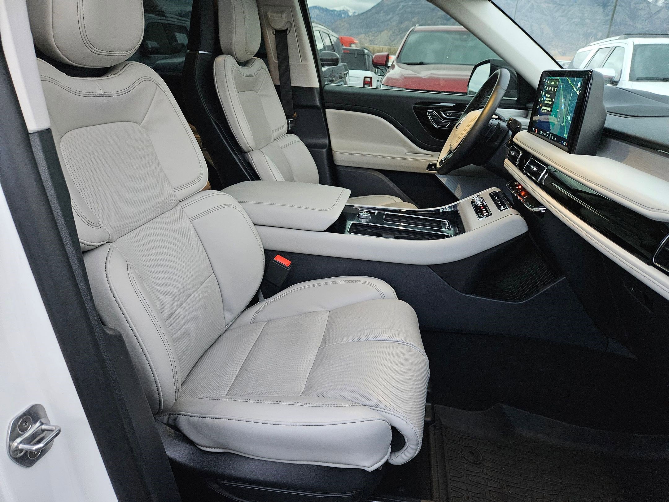 Used 2025 Lincoln Aviator Reserve w/ Equipment Group 201A image 35